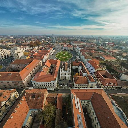 Cozy Apartment In The Historical City Center Temesvár Kültér fotó