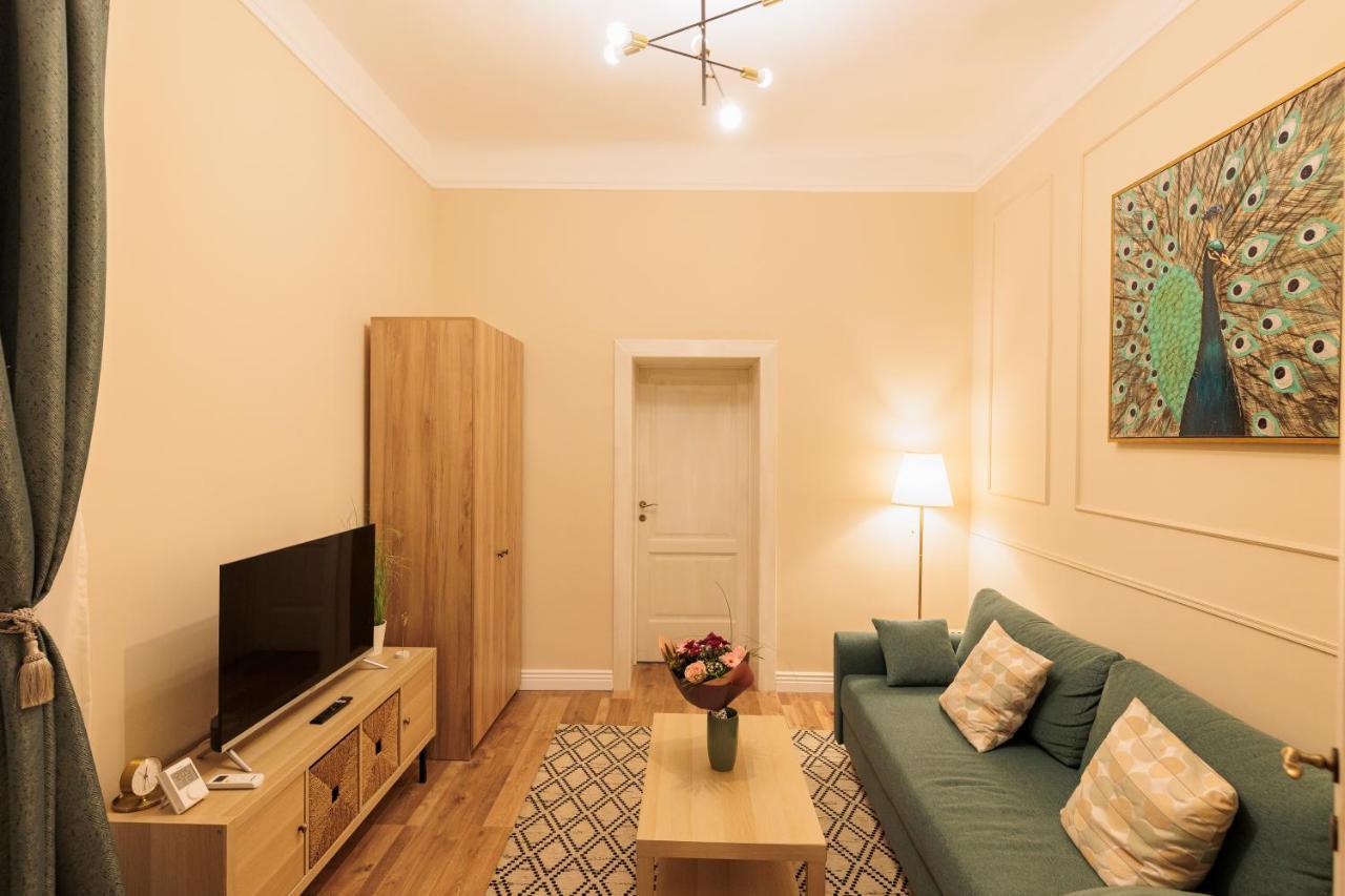 Cozy Apartment In The Historical City Center Temesvár Kültér fotó