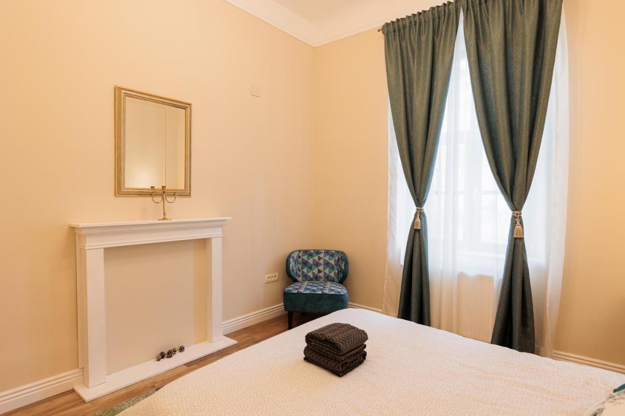 Cozy Apartment In The Historical City Center Temesvár Kültér fotó